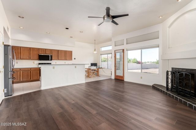 6697 N Shadow Run Drive, Tucson, AZ 85704