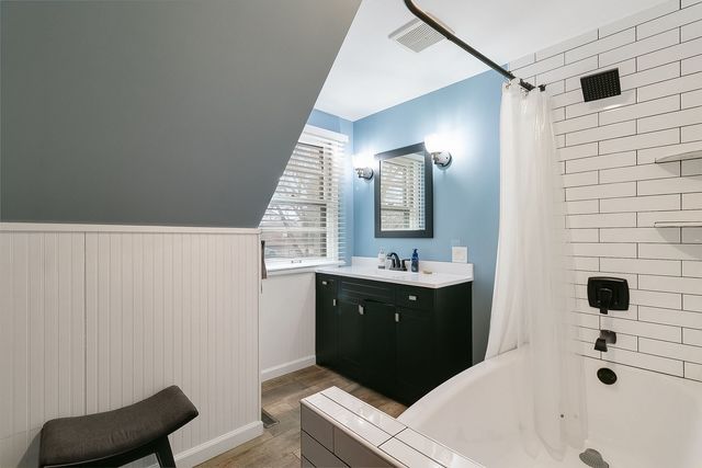 9215 S 83rd Avenue, Hickory Hills, IL 60457