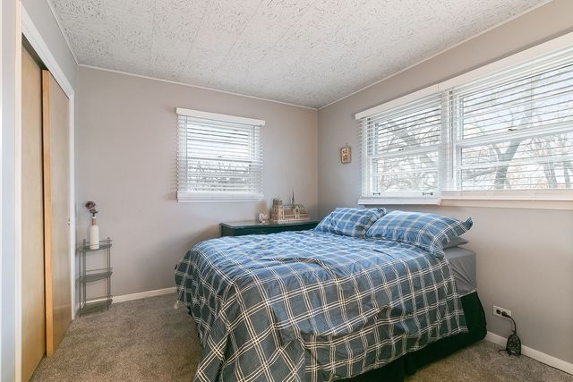 9215 S 83rd Avenue, Hickory Hills, IL 60457