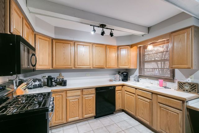 9215 S 83rd Avenue, Hickory Hills, IL 60457