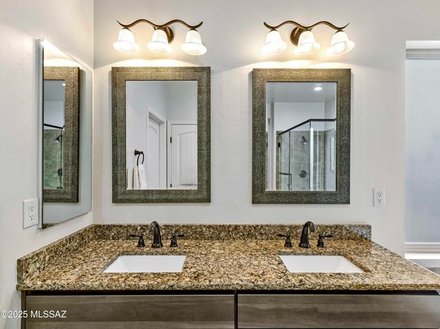 32093 S Agarita Drive, Oracle, AZ 85623