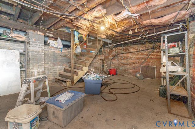 212 Norfolk Ave, Colonial Heights, VA 23834