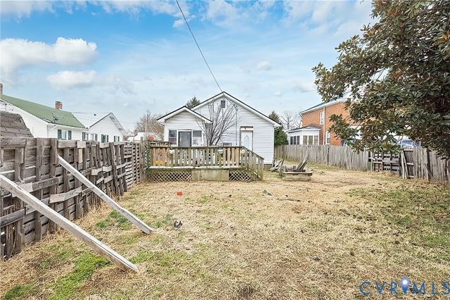 212 Norfolk Ave, Colonial Heights, VA 23834