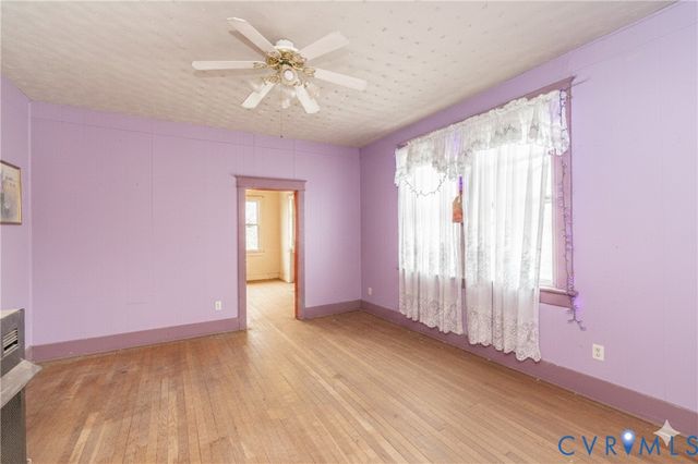 212 Norfolk Ave, Colonial Heights, VA 23834