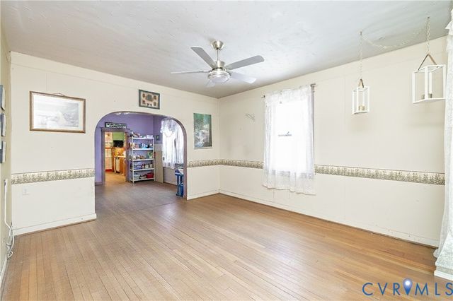 212 Norfolk Ave, Colonial Heights, VA 23834