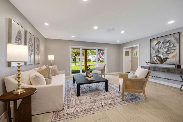 10207 Oakpoint Drive, Houston, TX 77043