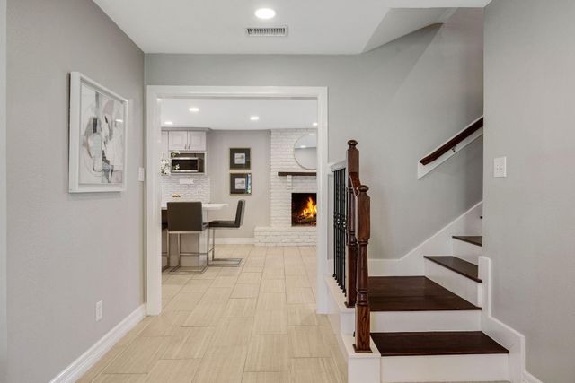 10207 Oakpoint Drive, Houston, TX 77043