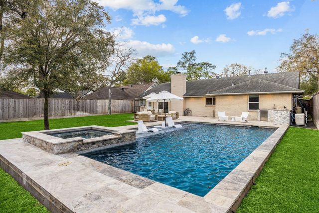 10207 Oakpoint Drive, Houston, TX 77043