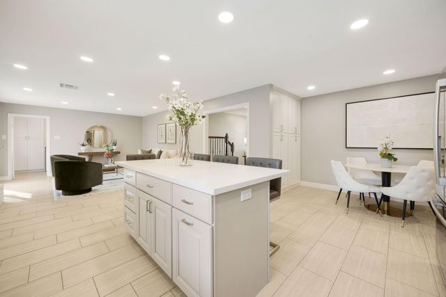 10207 Oakpoint Drive, Houston, TX 77043