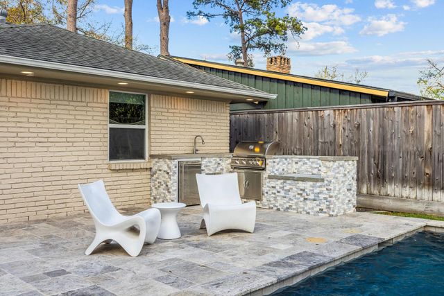 10207 Oakpoint Drive, Houston, TX 77043