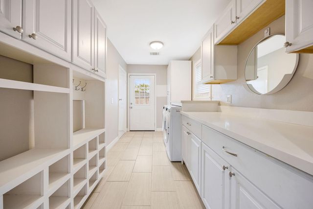 10207 Oakpoint Drive, Houston, TX 77043