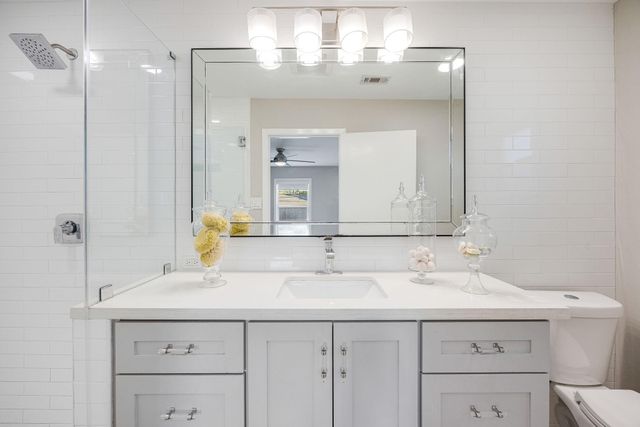 10207 Oakpoint Drive, Houston, TX 77043