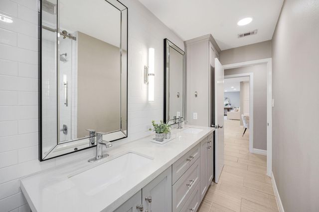 10207 Oakpoint Drive, Houston, TX 77043