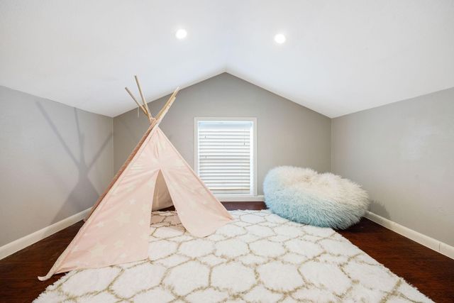 10207 Oakpoint Drive, Houston, TX 77043