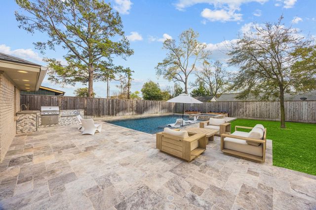 10207 Oakpoint Drive, Houston, TX 77043