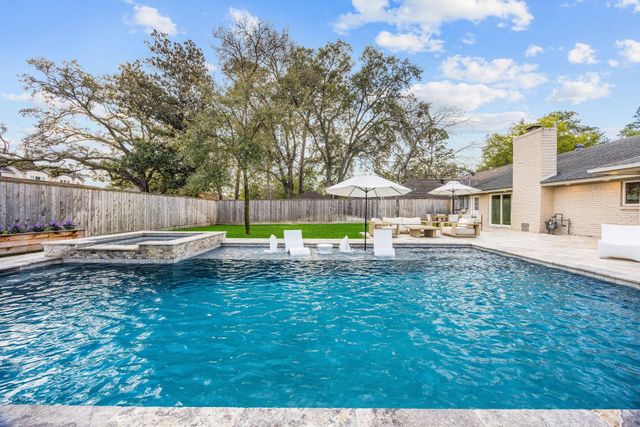 10207 Oakpoint Drive, Houston, TX 77043