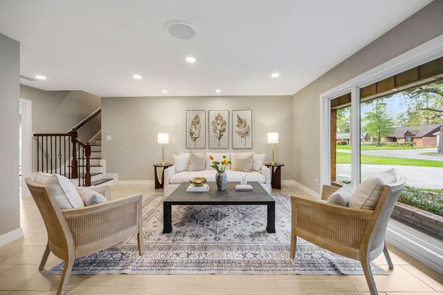 10207 Oakpoint Drive, Houston, TX 77043