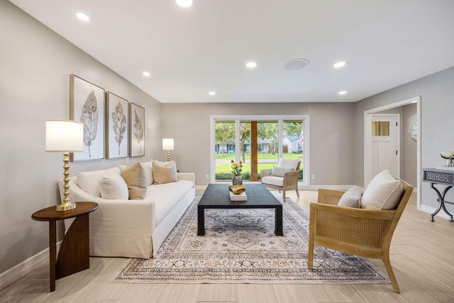 10207 Oakpoint Drive, Houston, TX 77043