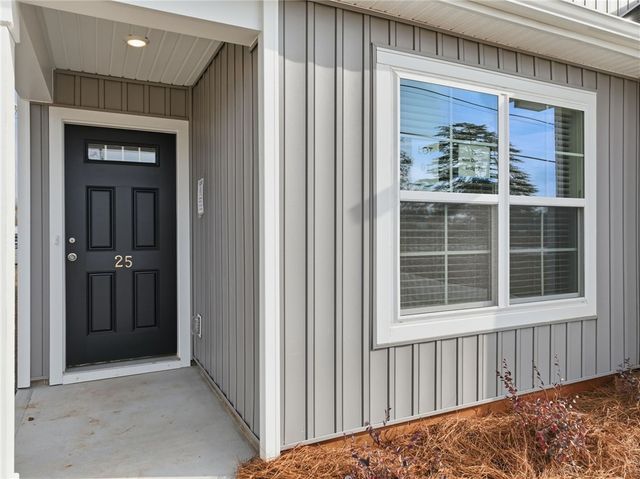 25 New Dunham Bridge Road, Greenville, SC 29611