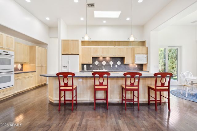 316 E BETHANY HOME Road, Phoenix, AZ 85012