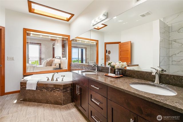 5550 Whitehorn Way, Blaine, WA 98230