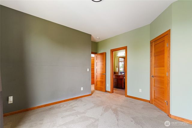 5550 Whitehorn Way, Blaine, WA 98230