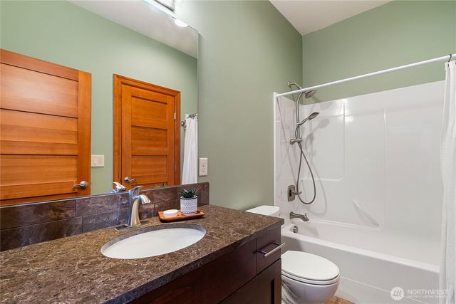 5550 Whitehorn Way, Blaine, WA 98230