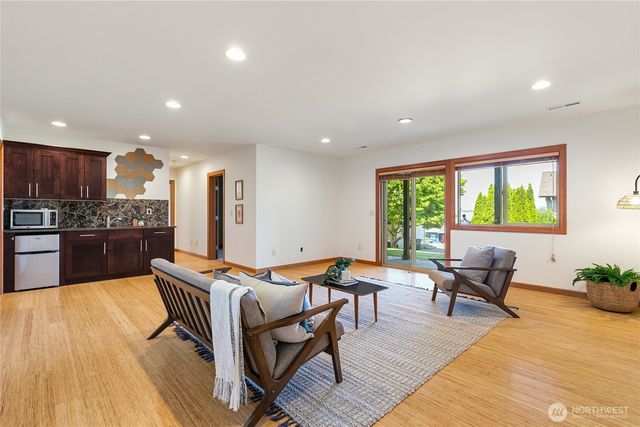 5550 Whitehorn Way, Blaine, WA 98230