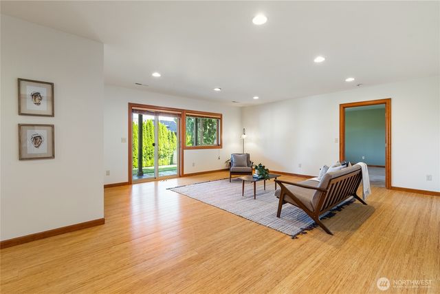 5550 Whitehorn Way, Blaine, WA 98230