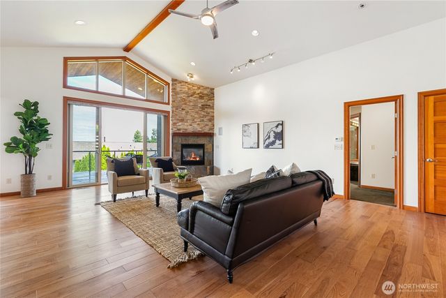 5550 Whitehorn Way, Blaine, WA 98230
