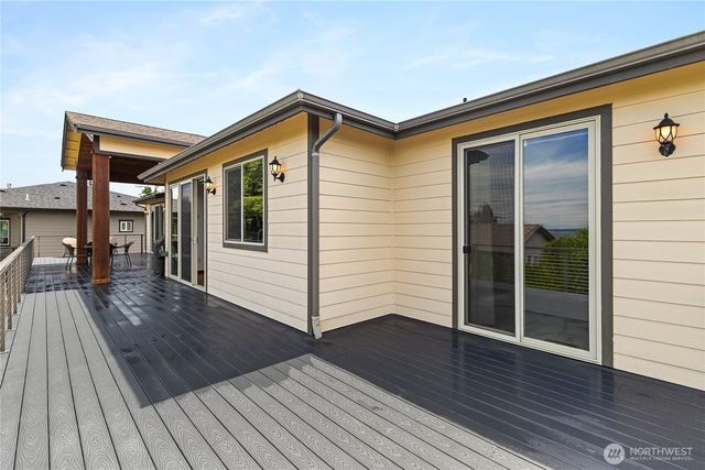 5550 Whitehorn Way, Blaine, WA 98230