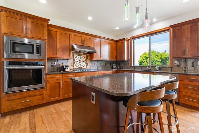 5550 Whitehorn Way, Blaine, WA 98230