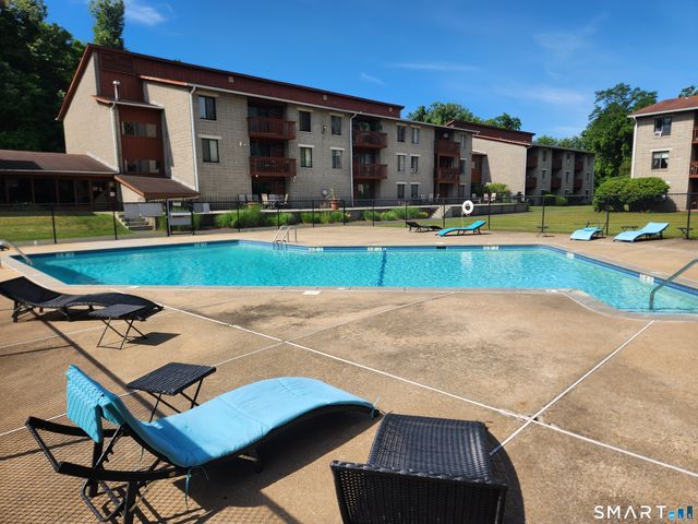 18 Prospect Street 81, Manchester, CT 06040