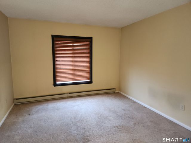 18 Prospect Street 81, Manchester, CT 06040