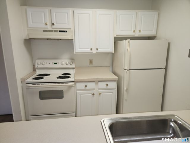 18 Prospect Street 81, Manchester, CT 06040