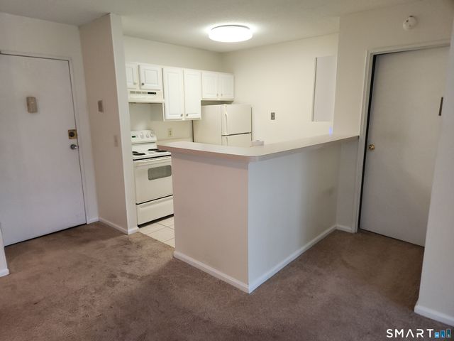 18 Prospect Street 81, Manchester, CT 06040