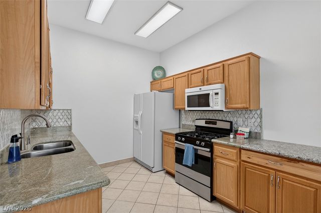 3540 Cactus Shadow Street 102, Las Vegas, NV 89129