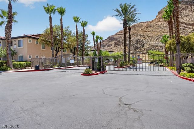 3540 Cactus Shadow Street 102, Las Vegas, NV 89129