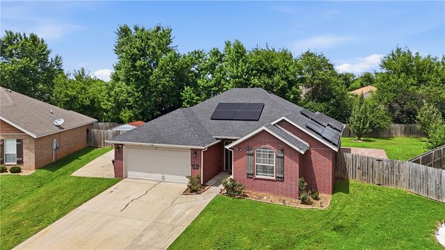 2901 S E Street, Rogers, AR 72758