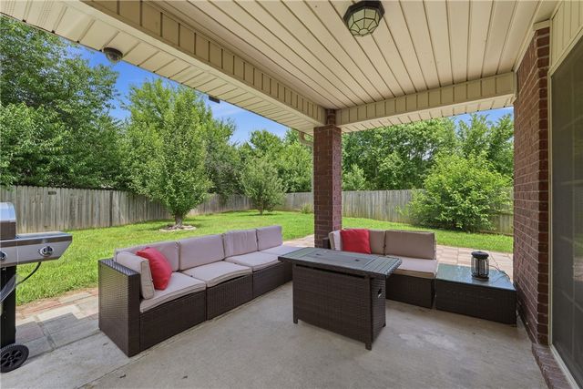 2901 S E Street, Rogers, AR 72758
