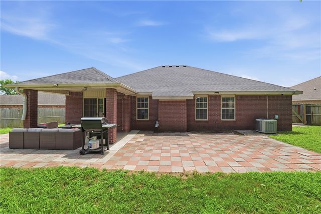2901 S E Street, Rogers, AR 72758