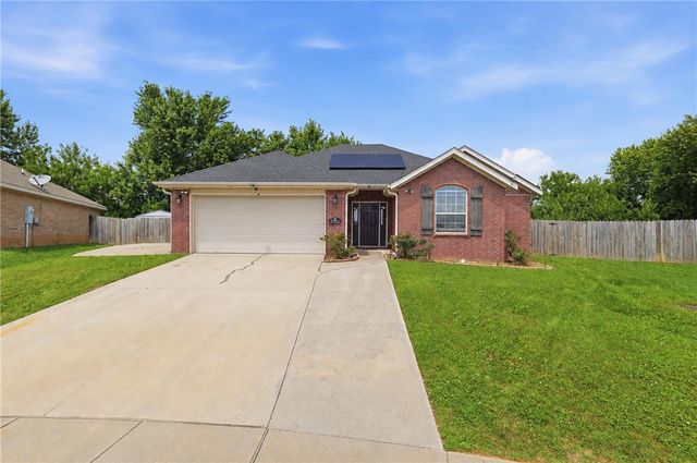 2901 S E Street, Rogers, AR 72758
