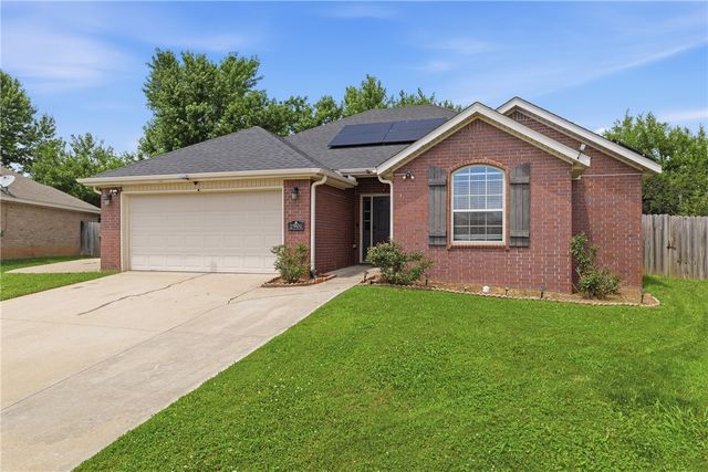2901 S E Street, Rogers, AR 72758