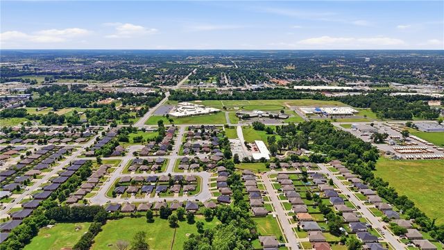 2901 S E Street, Rogers, AR 72758