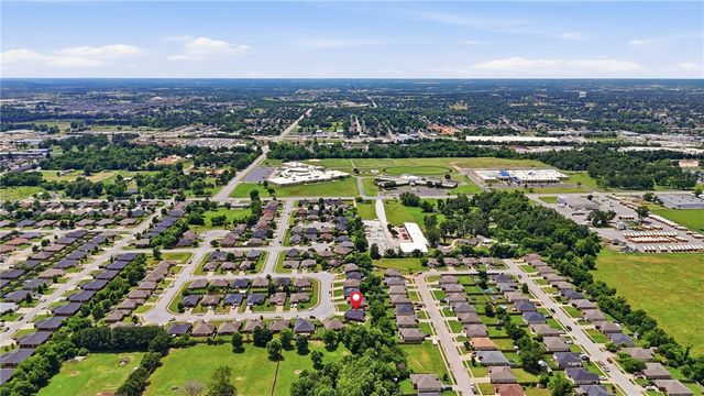 2901 S E Street, Rogers, AR 72758