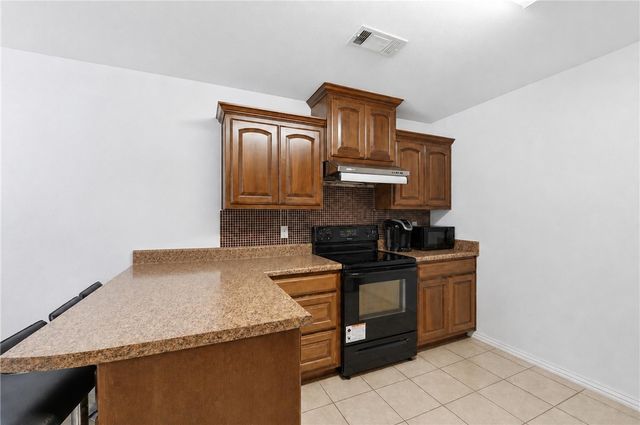2901 S E Street, Rogers, AR 72758