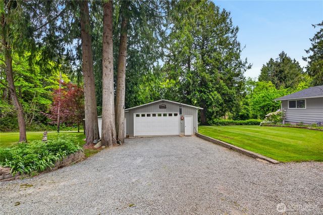 1300 Woodland Drive, Mount Vernon, WA 98274