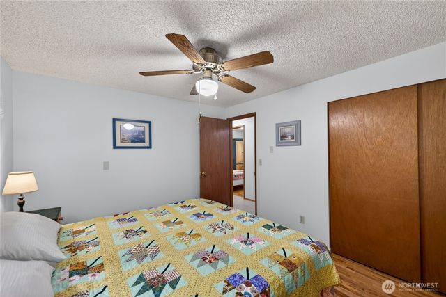 1300 Woodland Drive, Mount Vernon, WA 98274