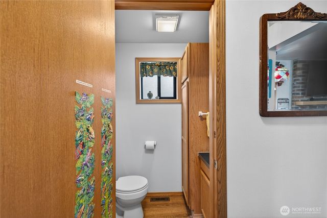 1300 Woodland Drive, Mount Vernon, WA 98274