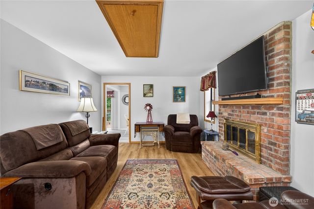 1300 Woodland Drive, Mount Vernon, WA 98274